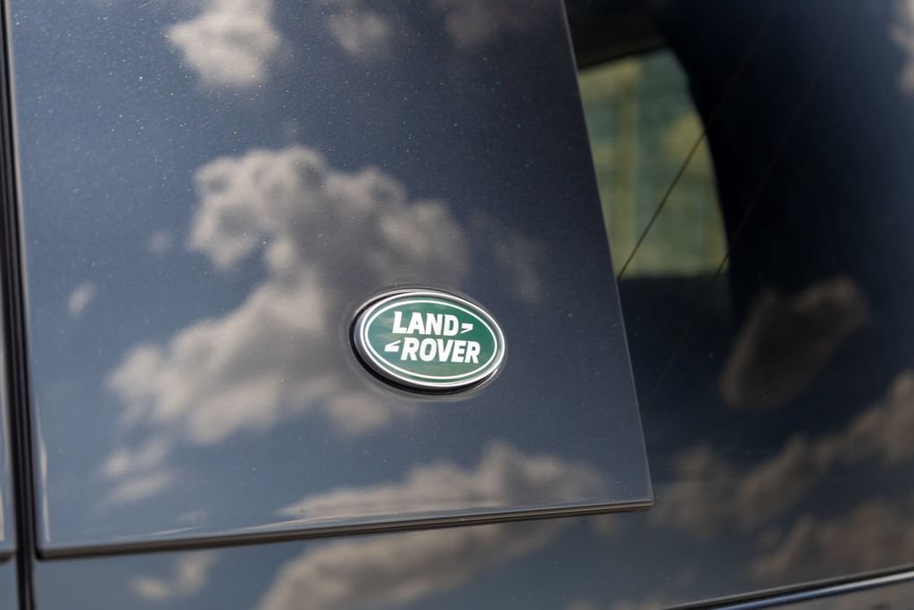 Used 2023 Land Rover Defender 110 V8 AWD/4WD image 80