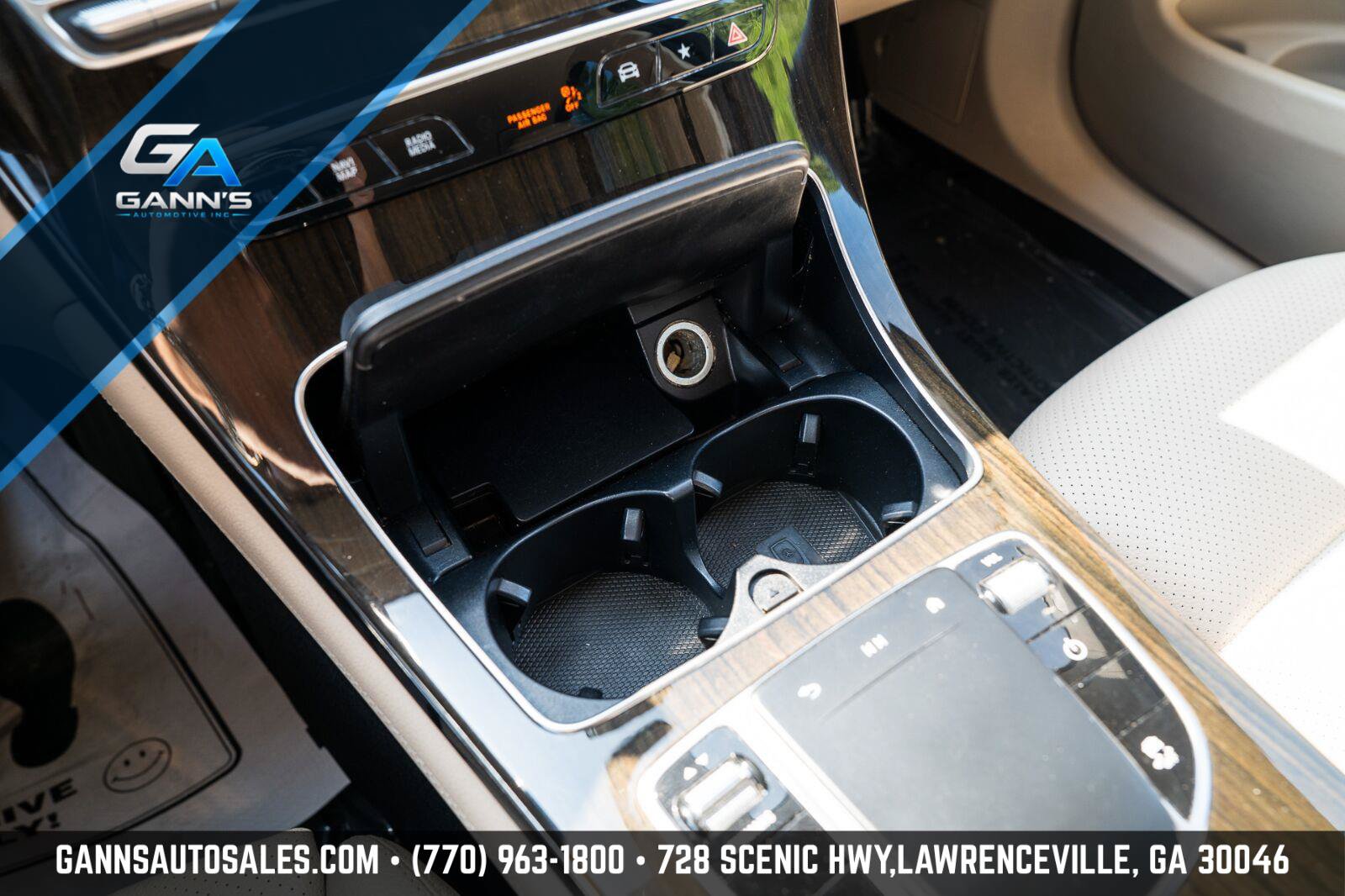 Used 2020 Mercedes-Benz GLC 300 image 25