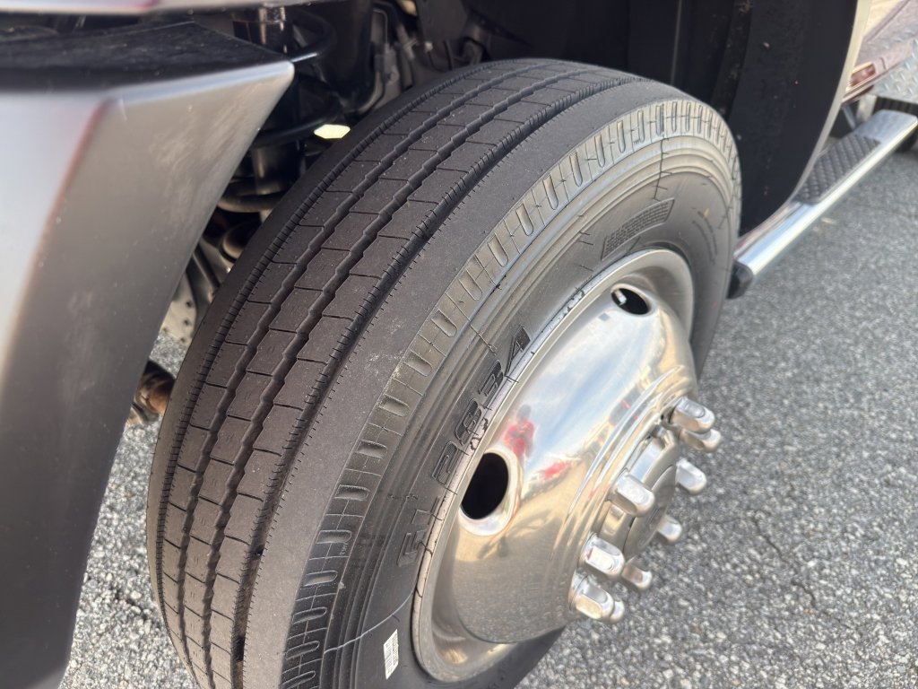 Used 2018 RAM 5500 SLT w/ Quick Order Package 27G SLT AWD/4WD image 13