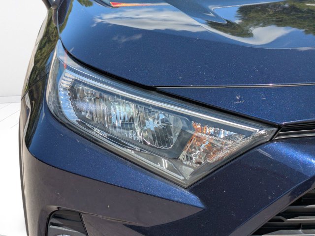 Used 2021 Toyota RAV4 XLE Premium FWD image 10