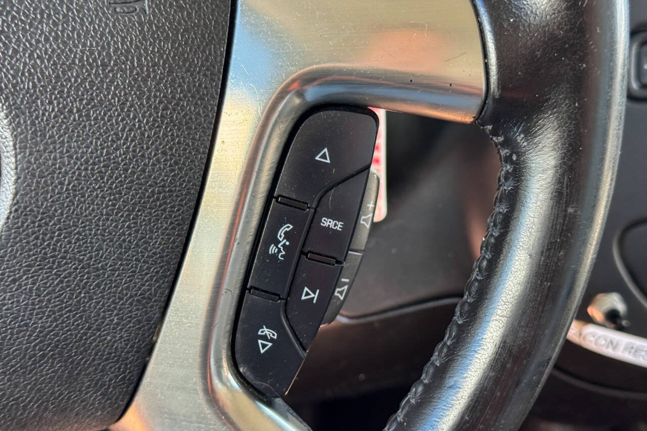 Used 2018 Chevrolet Express 2500 w/ Driver Convenience Package RWD image 27