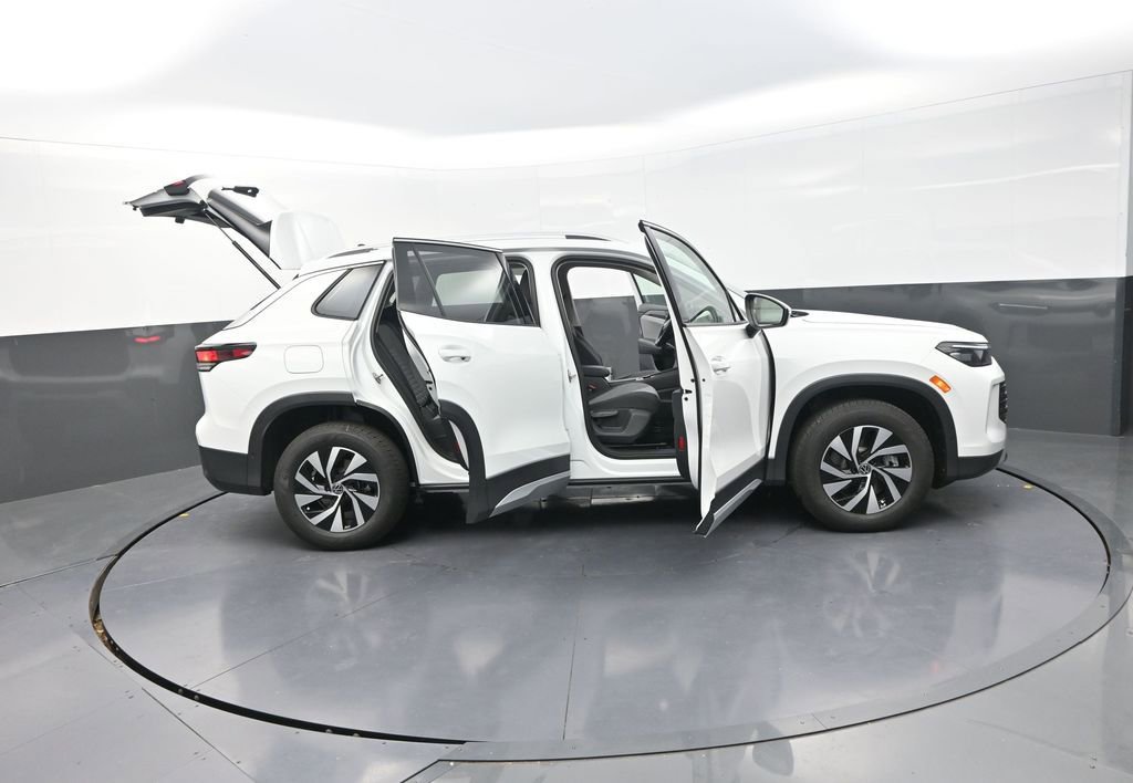 New 2026 Volkswagen Tiguan S image 34