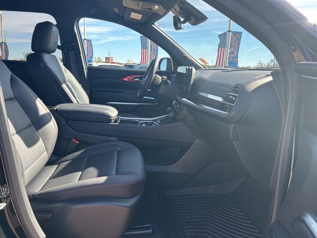 Used 2025 Chevrolet Traverse Z71 w/ Enhanced Driving Package image 18