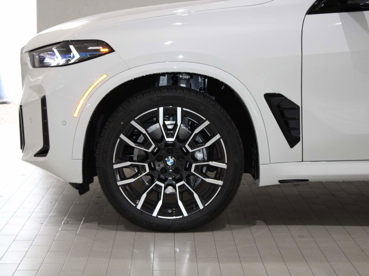 Certified 2026 BMW X5 xDrive40i AWD/4WD image 4