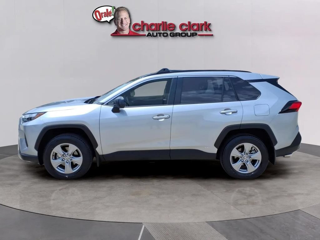 Used 2025 Toyota RAV4 LE AWD/4WD image 2