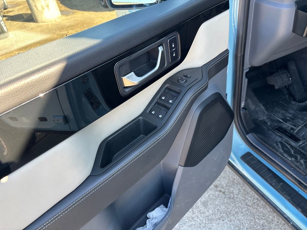 Used 2024 INEOS Grenadier Fieldmaster Edition image 12