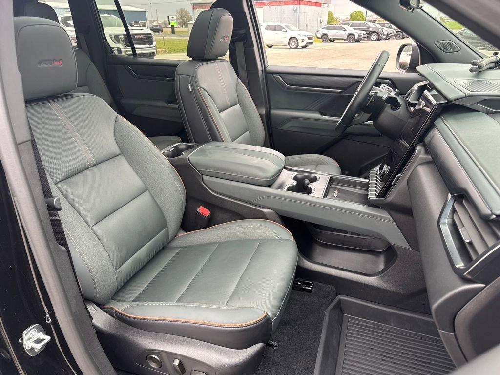 Used 2025 GMC Acadia AT4 w/ Super Cruise Package image 12