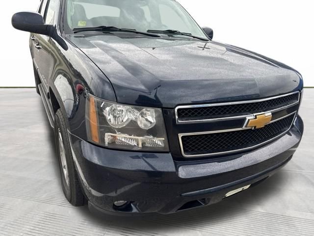 Used 2008 Chevrolet Avalanche LT AWD/4WD image 2