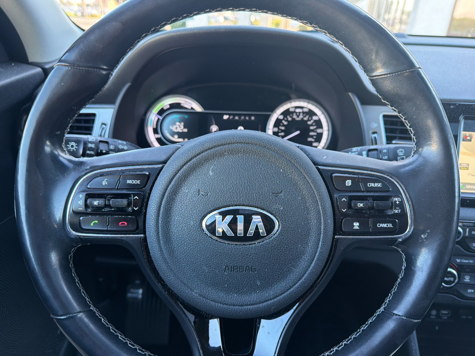 Used 2017 Kia Niro Touring w/ Advanced Technology Package FWD image 23