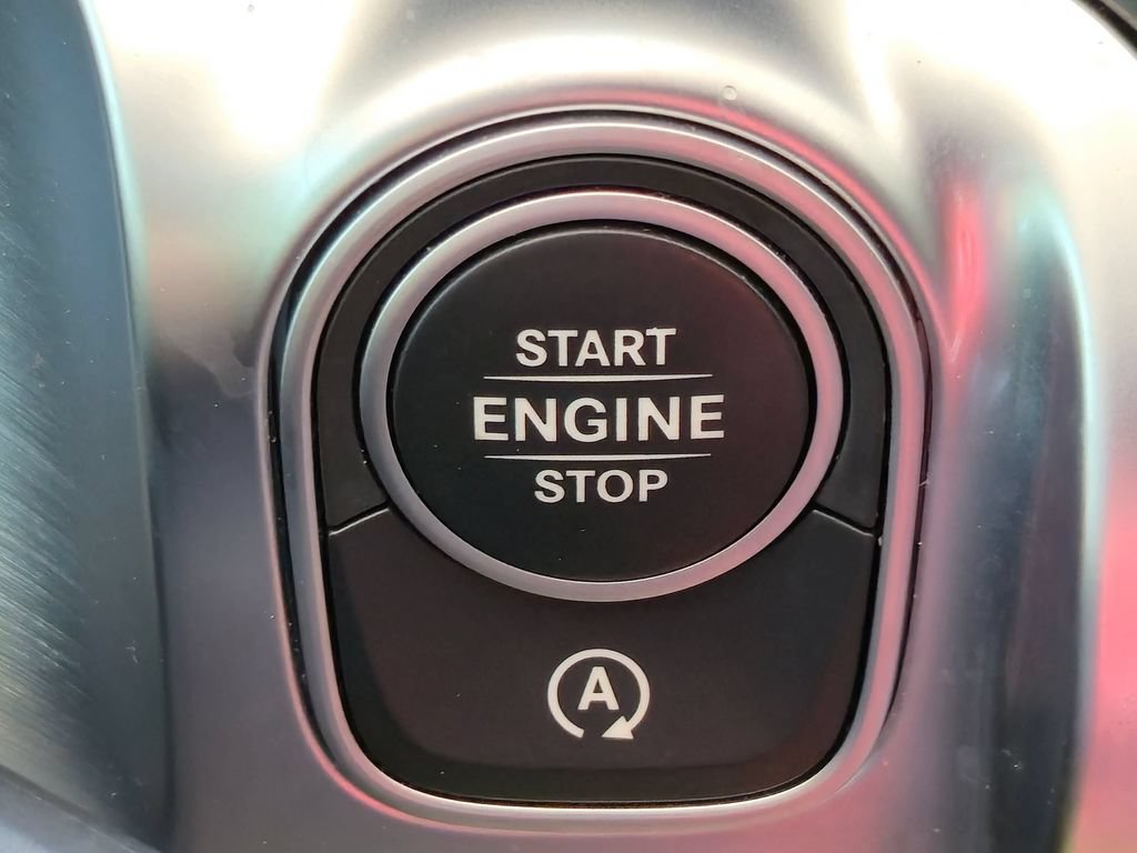 Used 2024 Mercedes-Benz GLB 250 image 27
