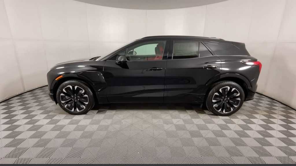 New 2025 Chevrolet Blazer EV RS image 11