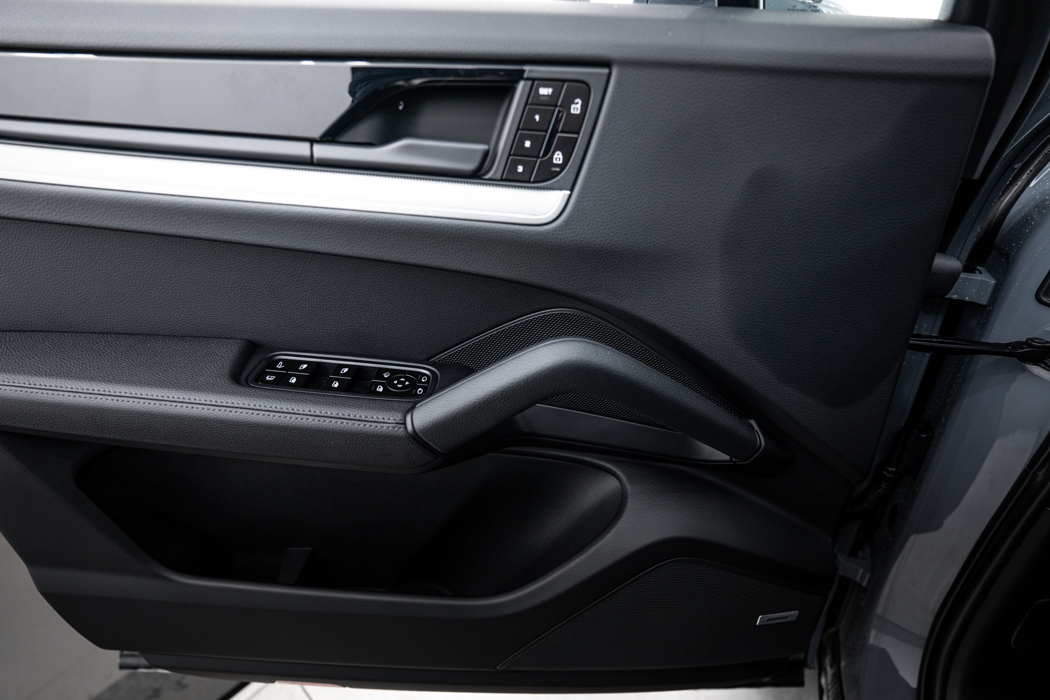 New 2026 Porsche Cayenne S image 17