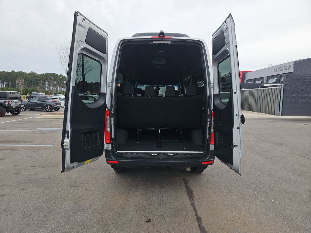 Used 2024 Mercedes-Benz Sprinter 2500 image 17
