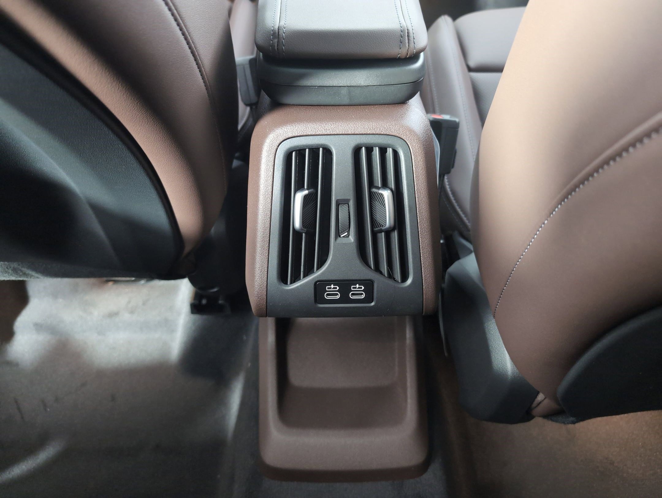 Used 2025 BMW X1 xDrive28i w/ Technology Package image 28