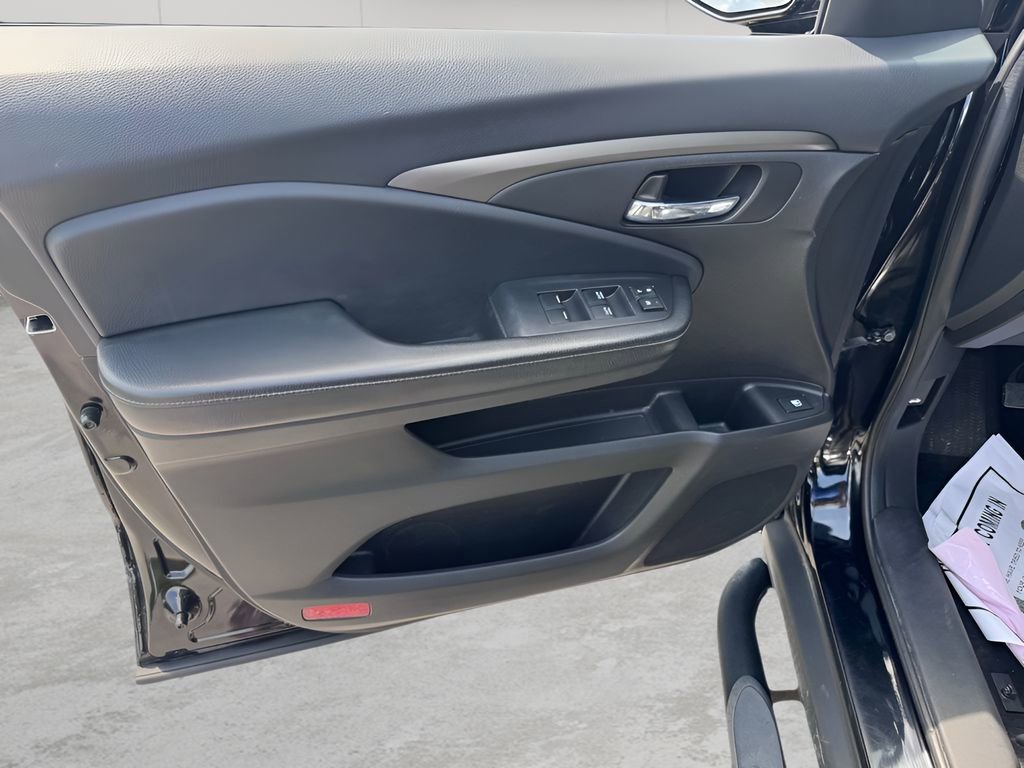 Used 2018 Honda Ridgeline Sport image 12