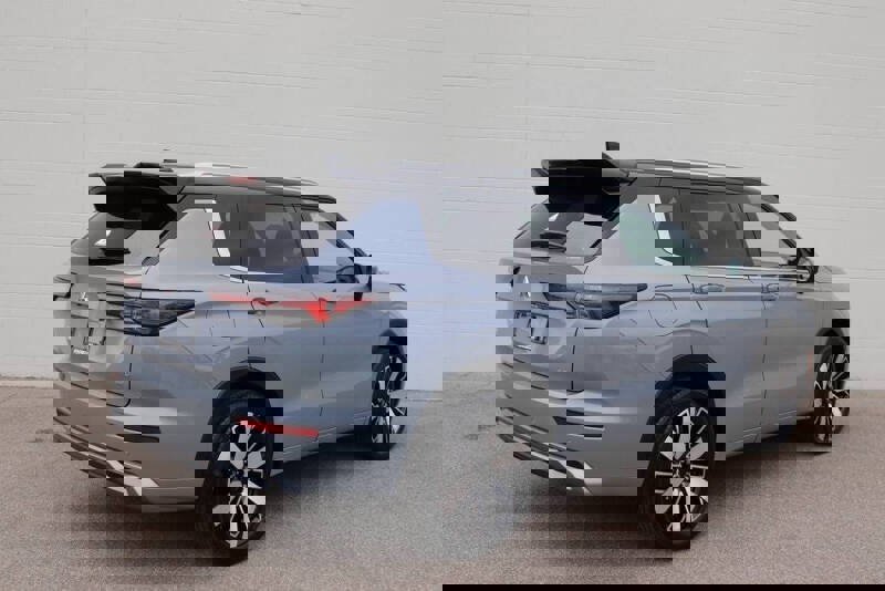 New 2025 Mitsubishi Outlander SEL image 40