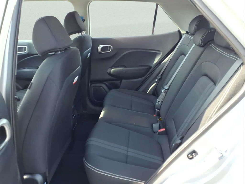 New 2026 Hyundai Venue SEL FWD image 11