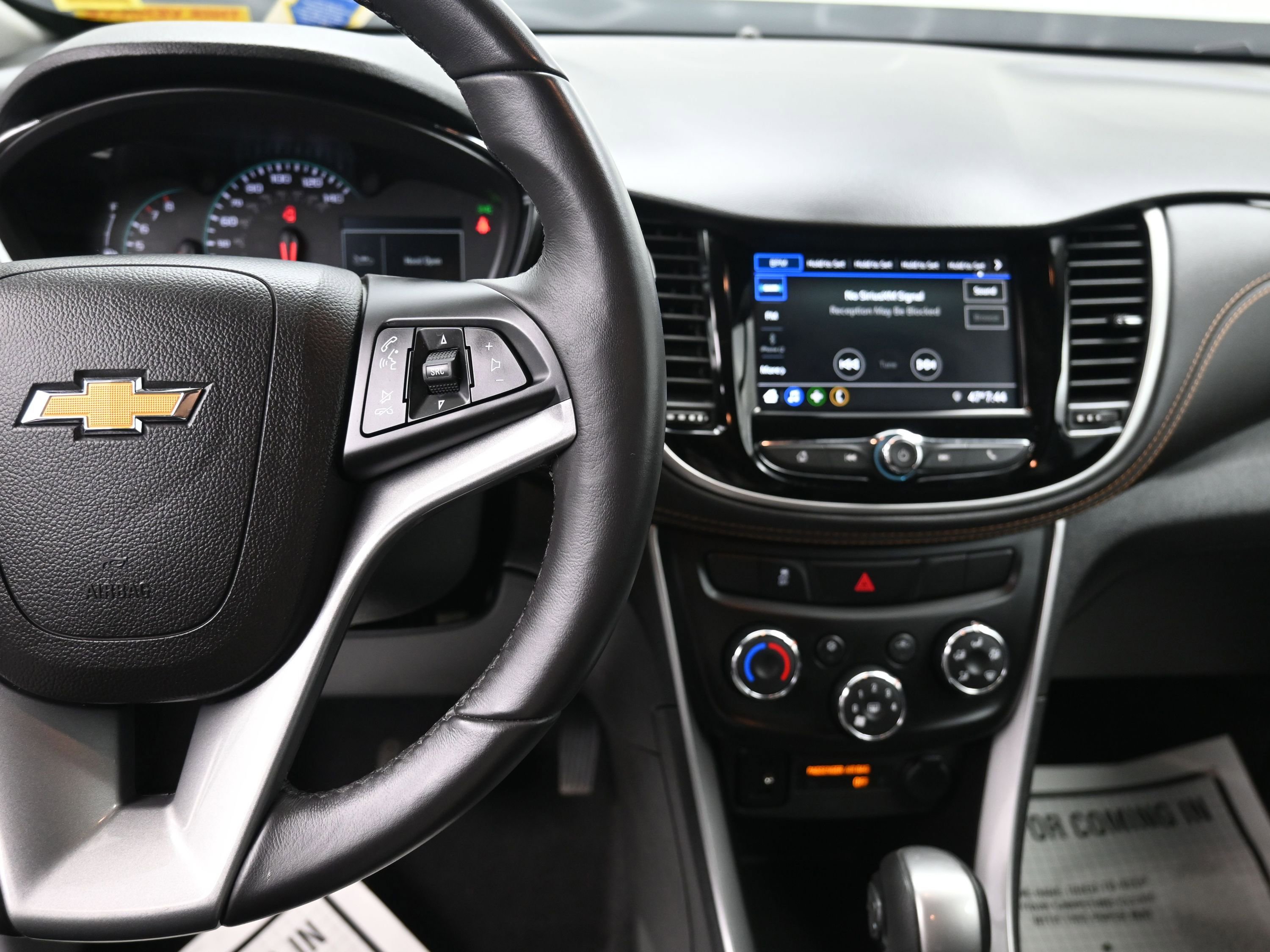 Used 2022 Chevrolet Trax LT w/ LT Convenience Package image 20