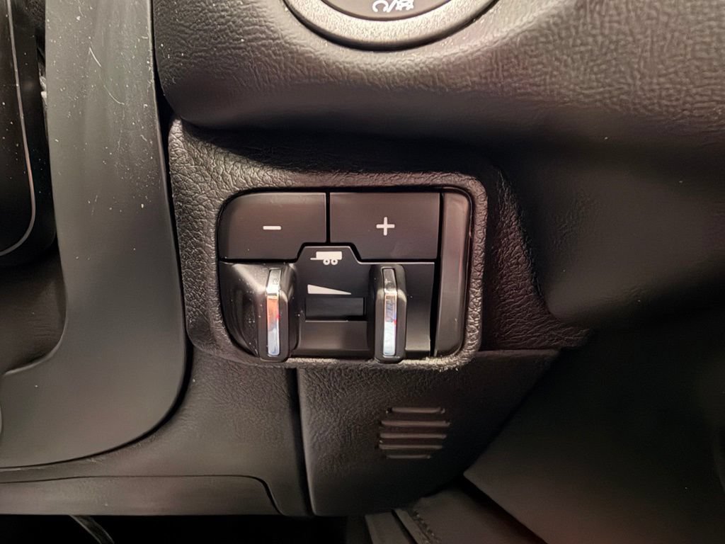 Used 2025 Dodge Durango R/T AWD/4WD image 35