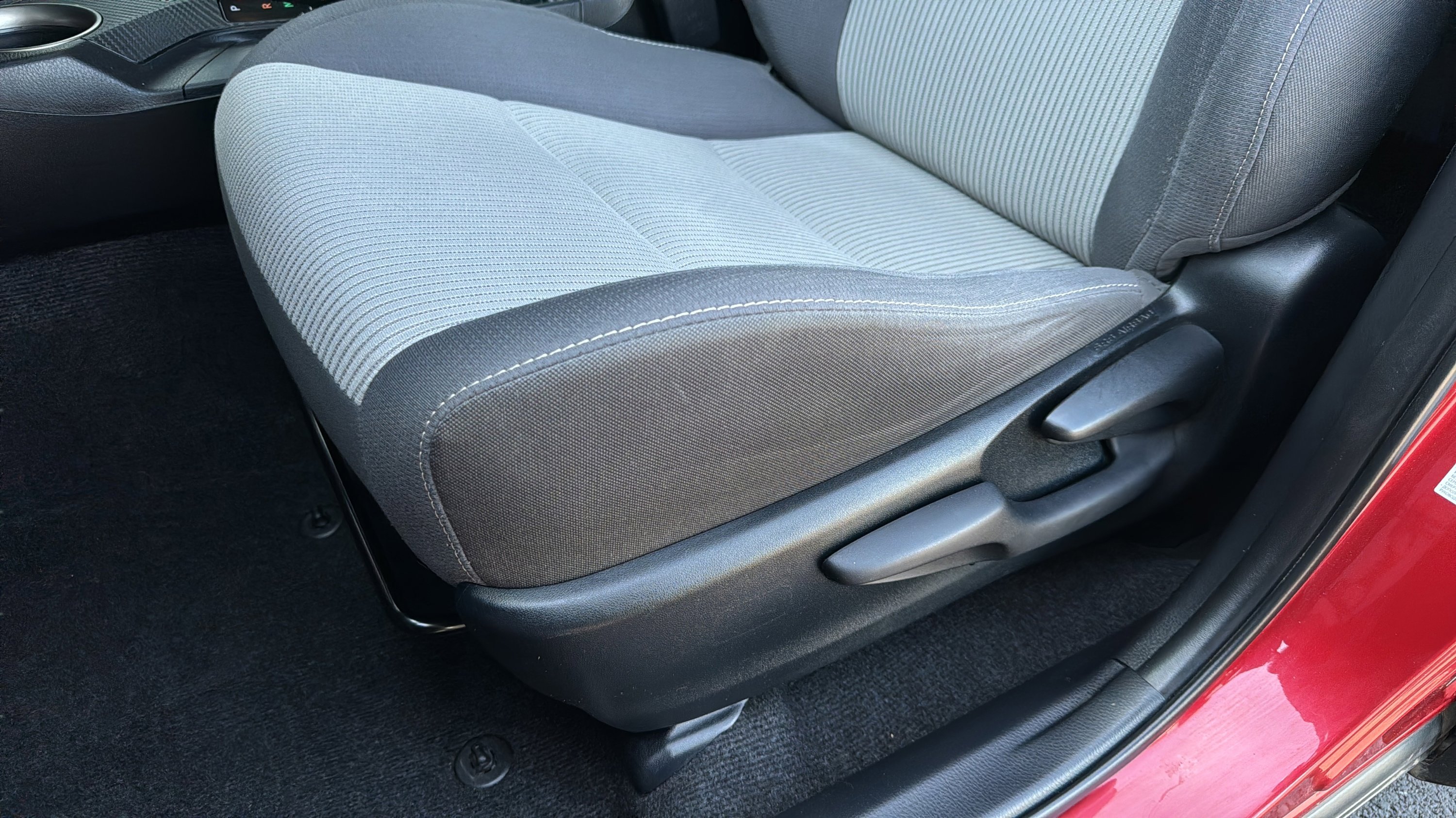 Used 2015 Toyota RAV4 XLE FWD image 26