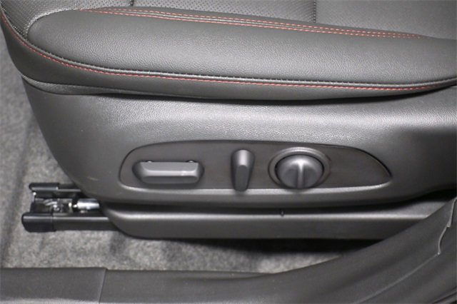 New 2025 Chevrolet Trax RS w/ Sunroof Package image 16