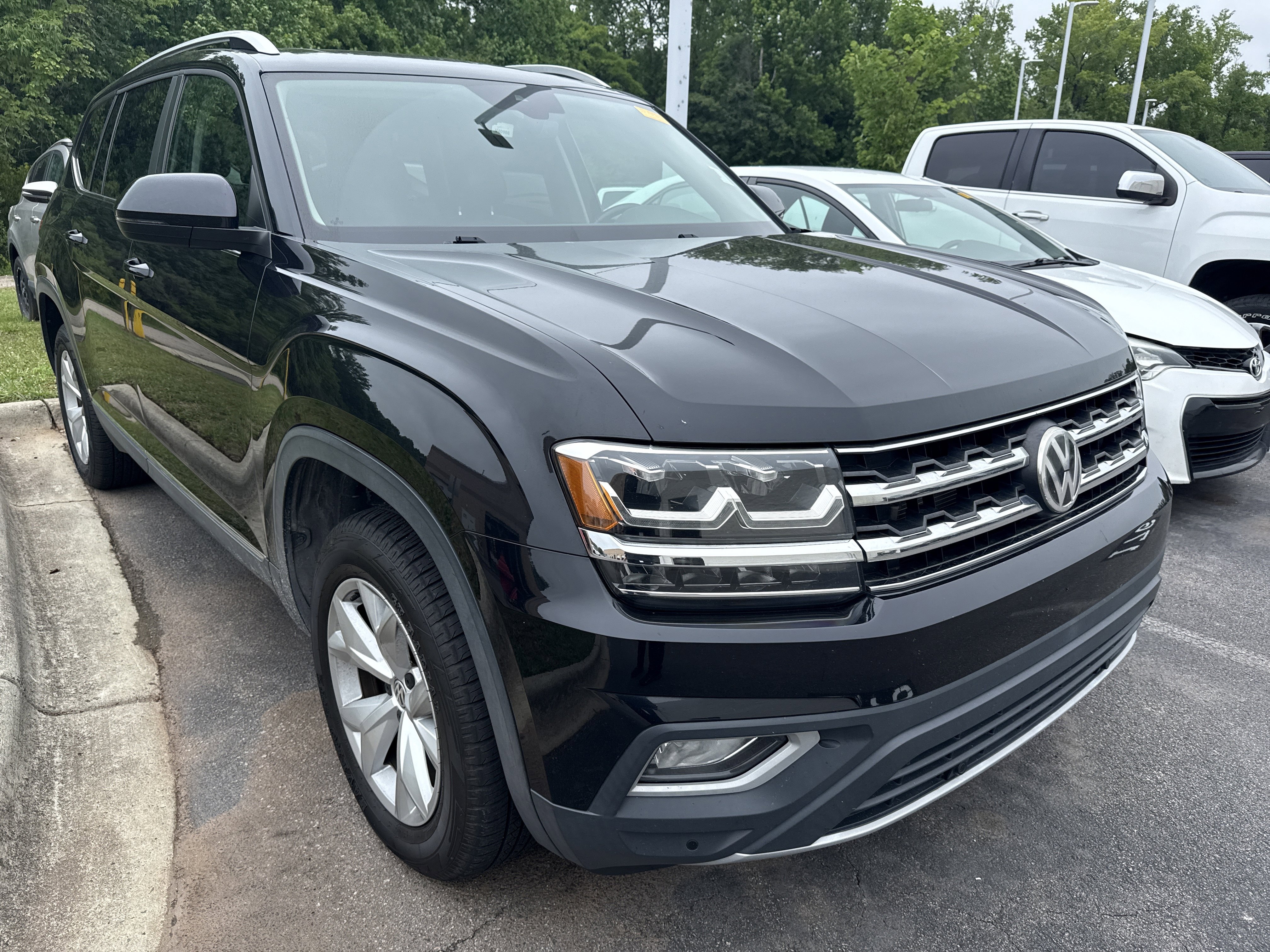 Used 2018 Volkswagen Atlas SEL FWD image 38