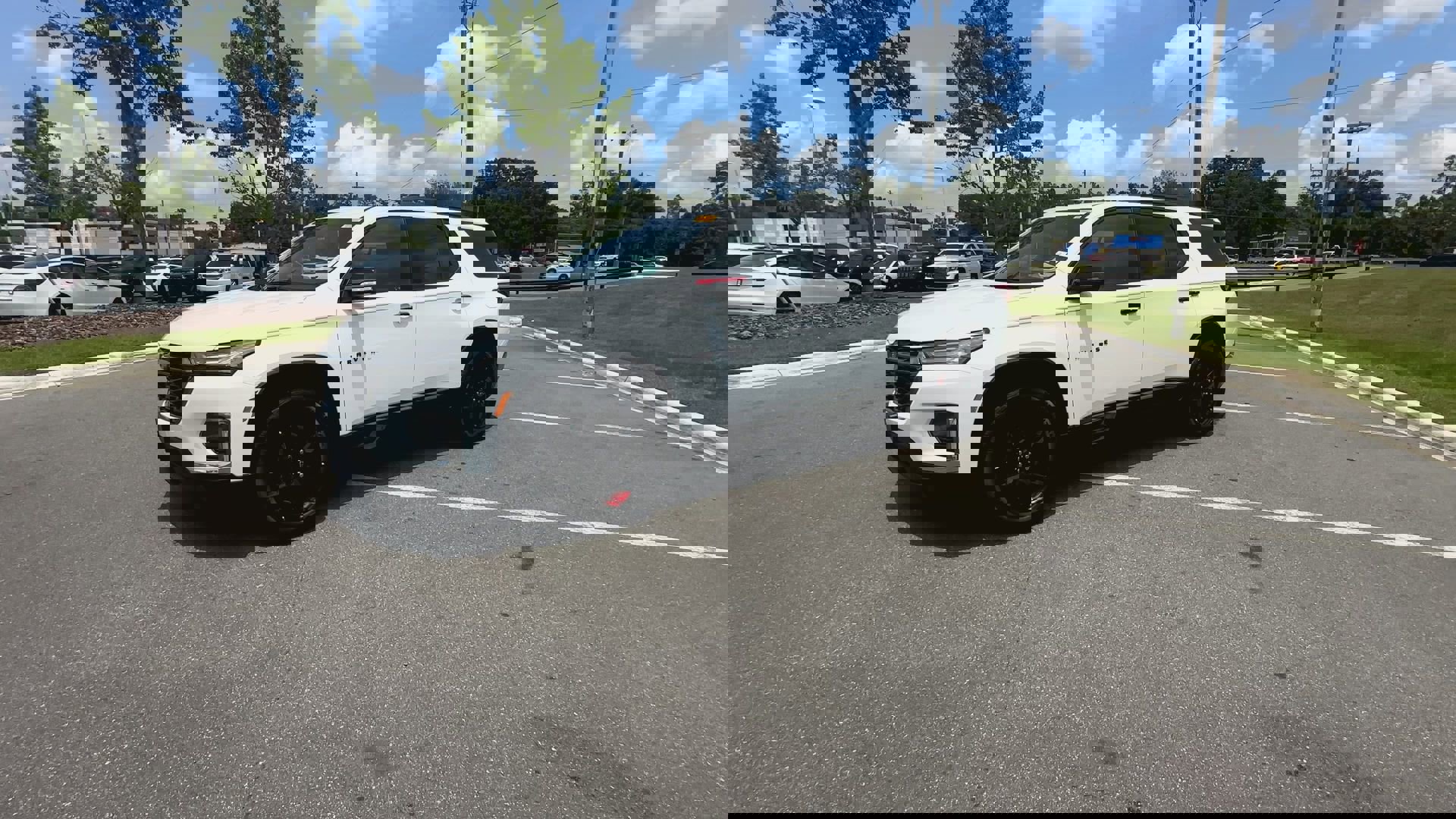 Certified 2023 Chevrolet Traverse Premier w/ Redline Edition image 5