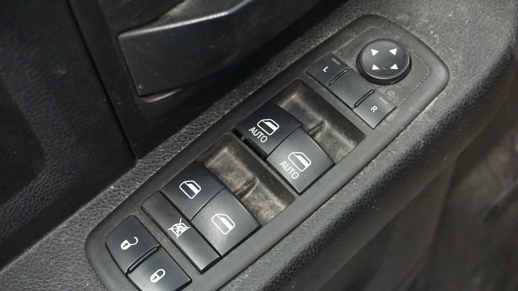 Used 2015 RAM 1500 Express image 23