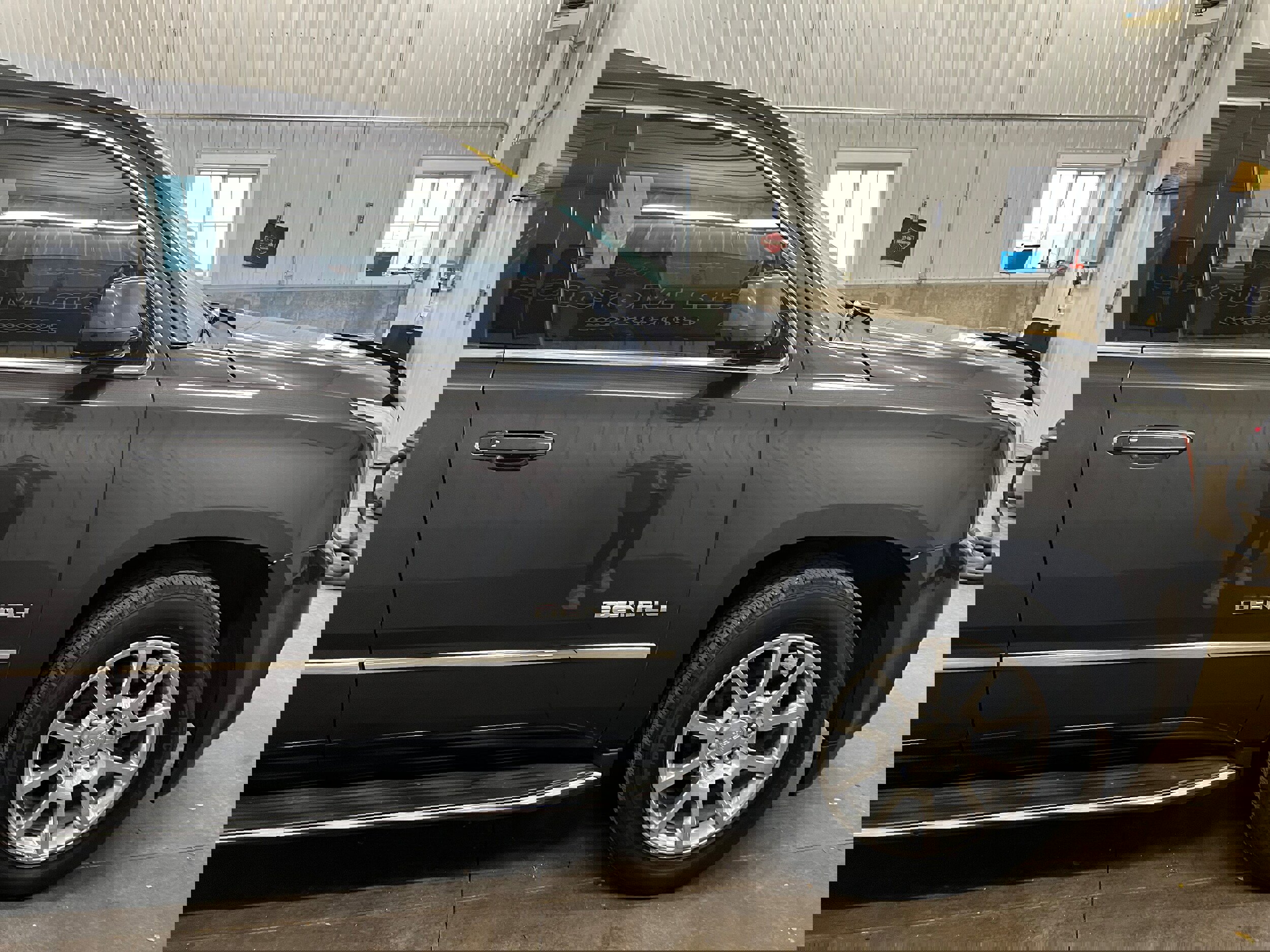 Used 2015 GMC Yukon Denali w/ Touring Package image 7