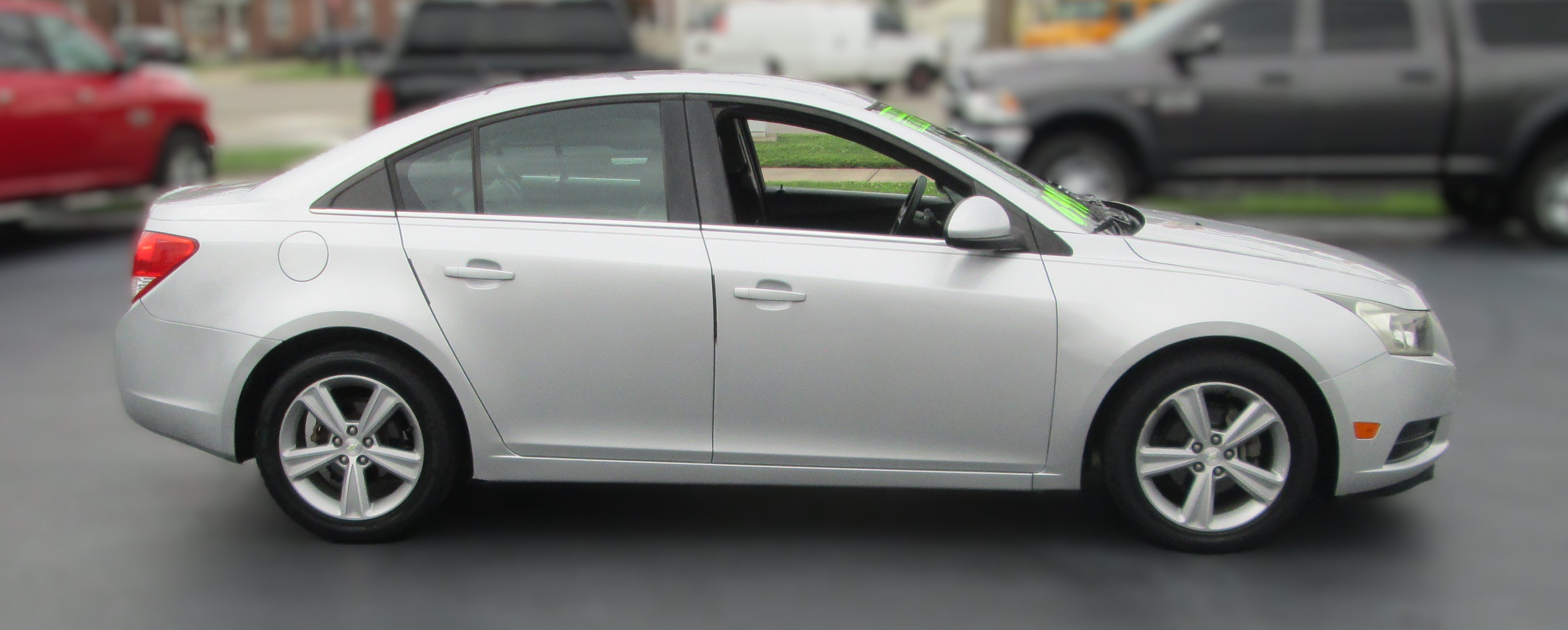 Used 2013 Chevrolet Cruze LT FWD image 3