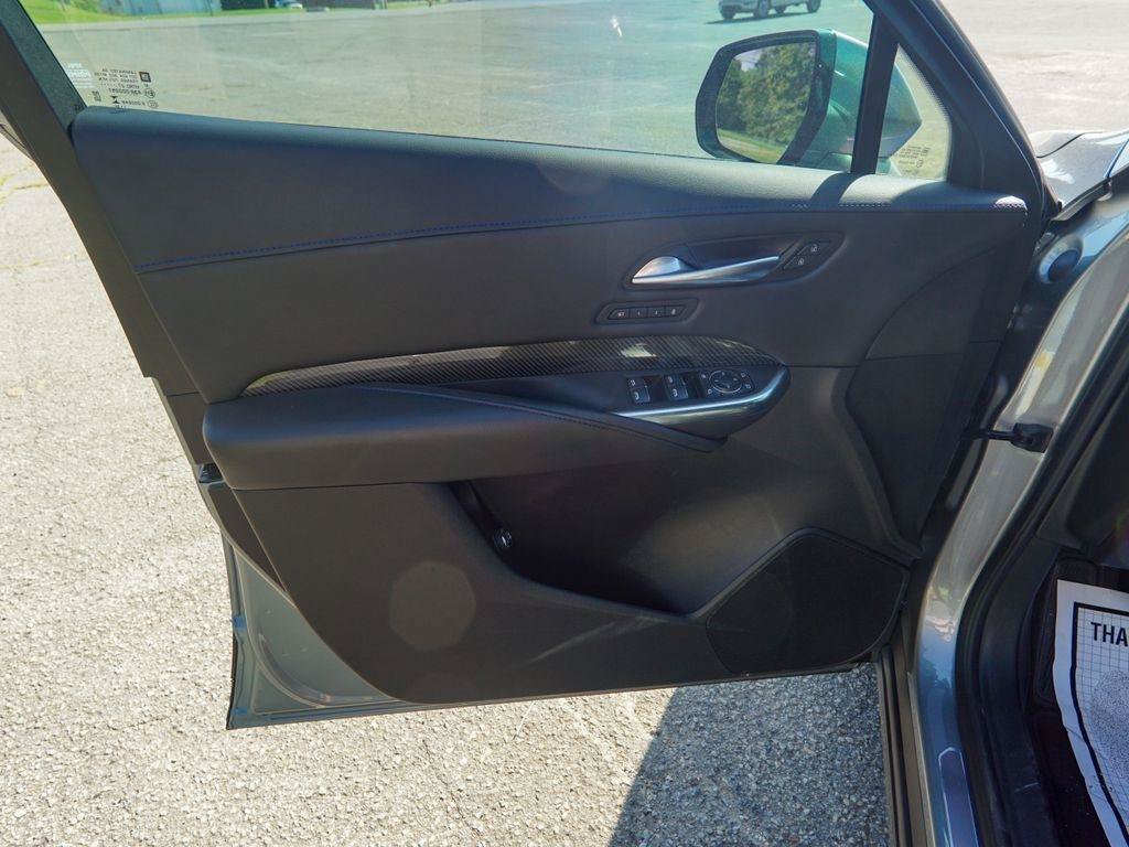 Used 2024 Cadillac XT4 Sport FWD image 17