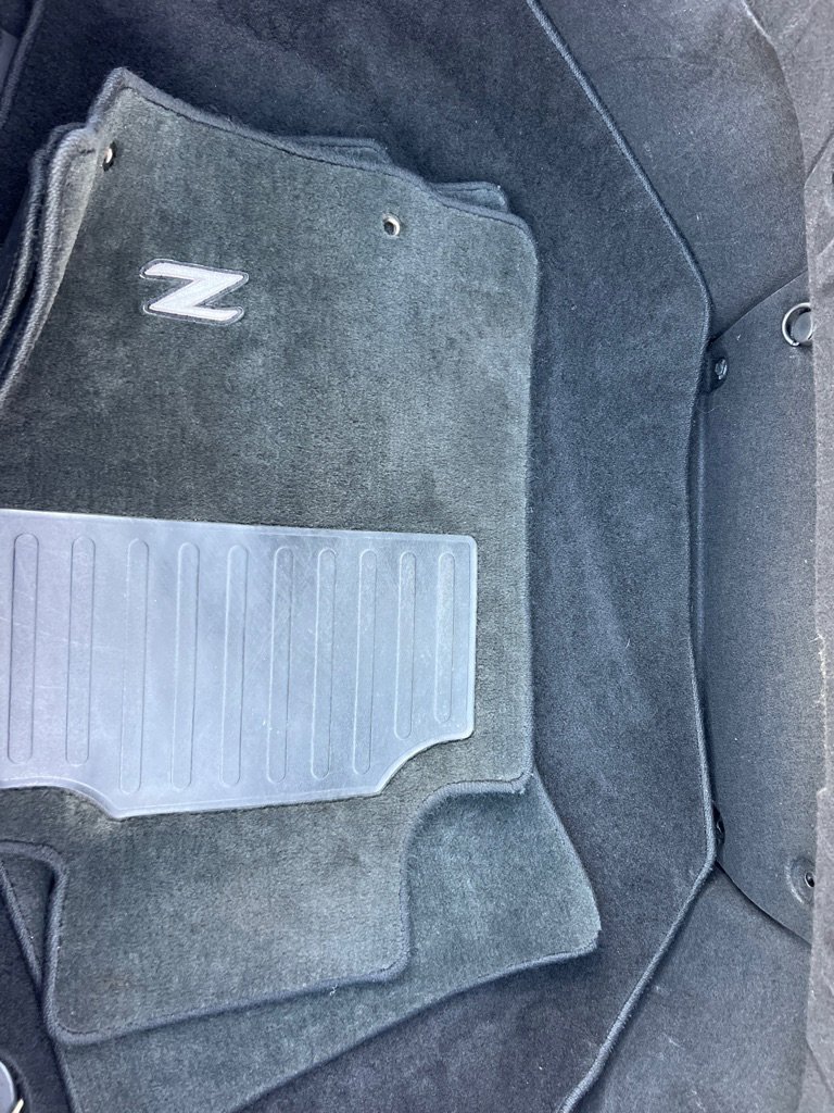 Used 2012 Nissan 370Z Roadster image 21