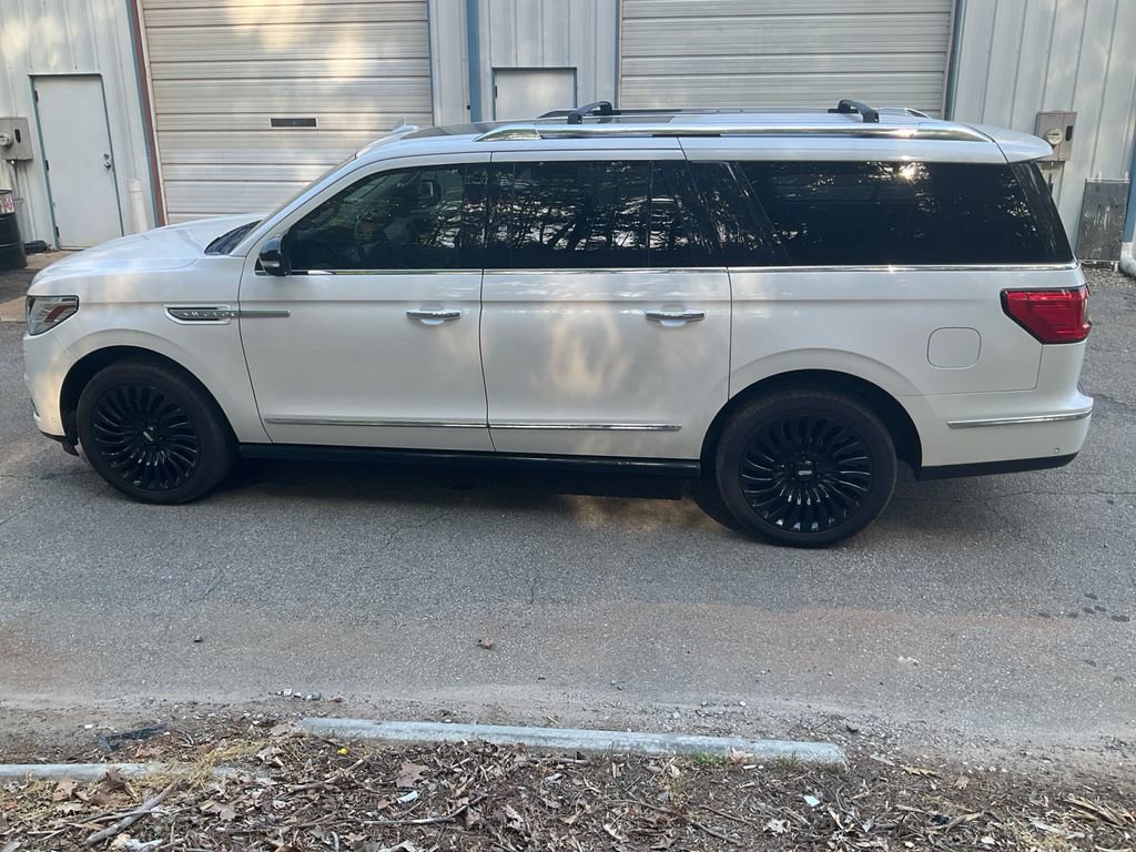 Used 2018 Lincoln Navigator L Reserve w/ Technology Package AWD/4WD image 8