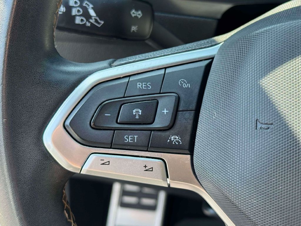 Used 2023 Volkswagen Tiguan SEL R-Line AWD/4WD image 21