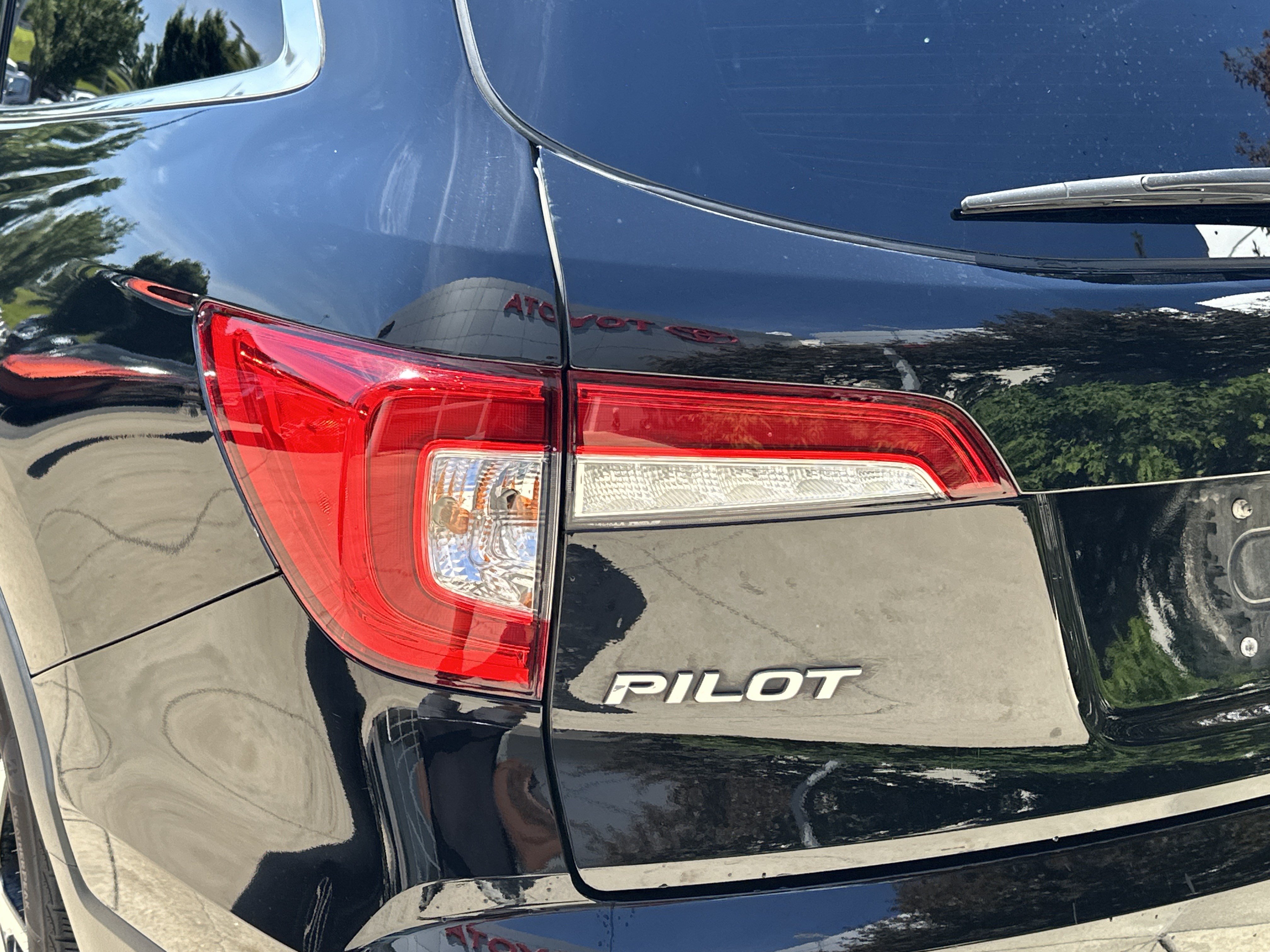 Used 2020 Honda Pilot Elite image 12