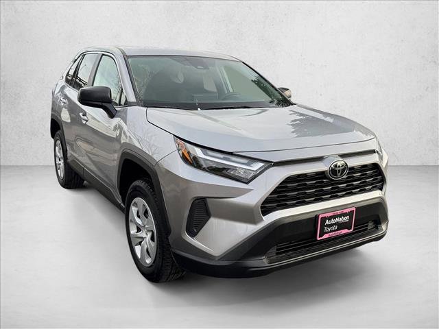Used 2024 Toyota RAV4 LE video 3
