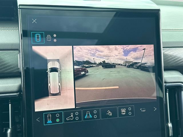 Used 2025 GMC Yukon XL AT4 w/ AT4 Premium Plus Package AWD/4WD image 4
