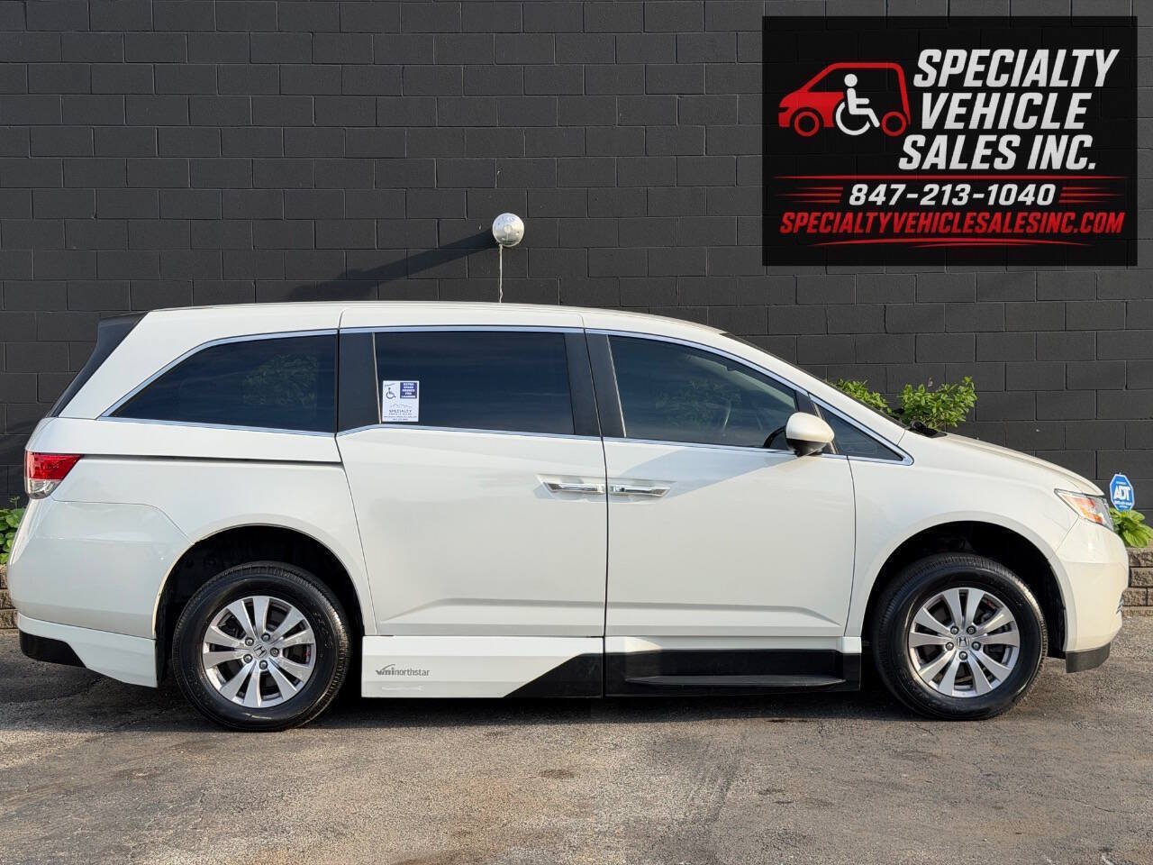 Used 2015 Honda Odyssey EX image 11