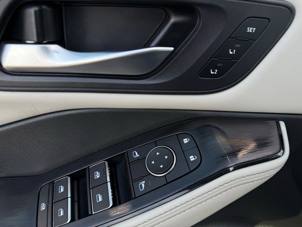 Used 2023 Nissan Rogue SL w/ SL Premium Package image 22