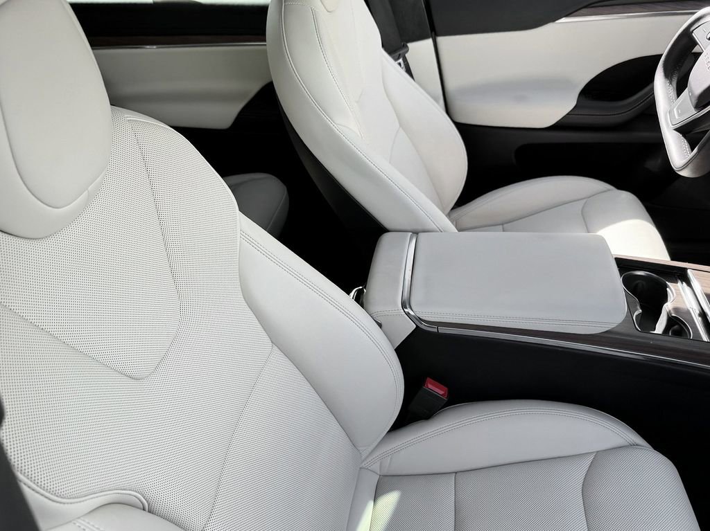 Used 2022 Tesla Model X Base image 29