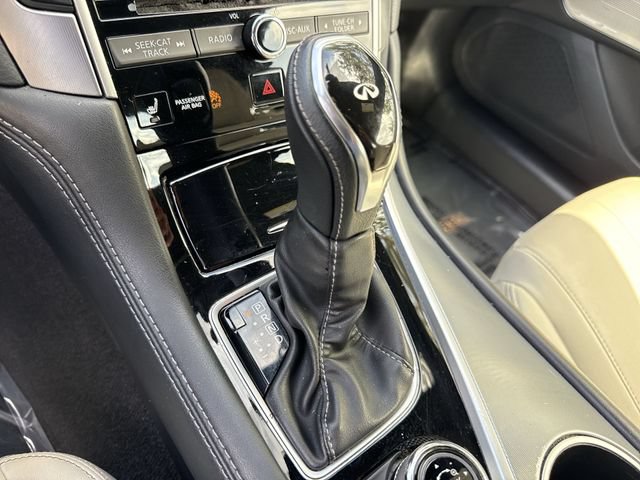 Used 2018 INFINITI Q60 3.0t Luxe w/ Sensory Package 3.0T Luxe RWD image 19