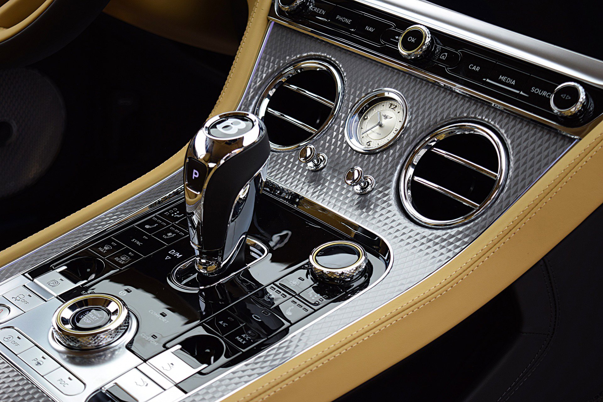 Used 2024 Bentley Continental GT Mulliner AWD/4WD image 27