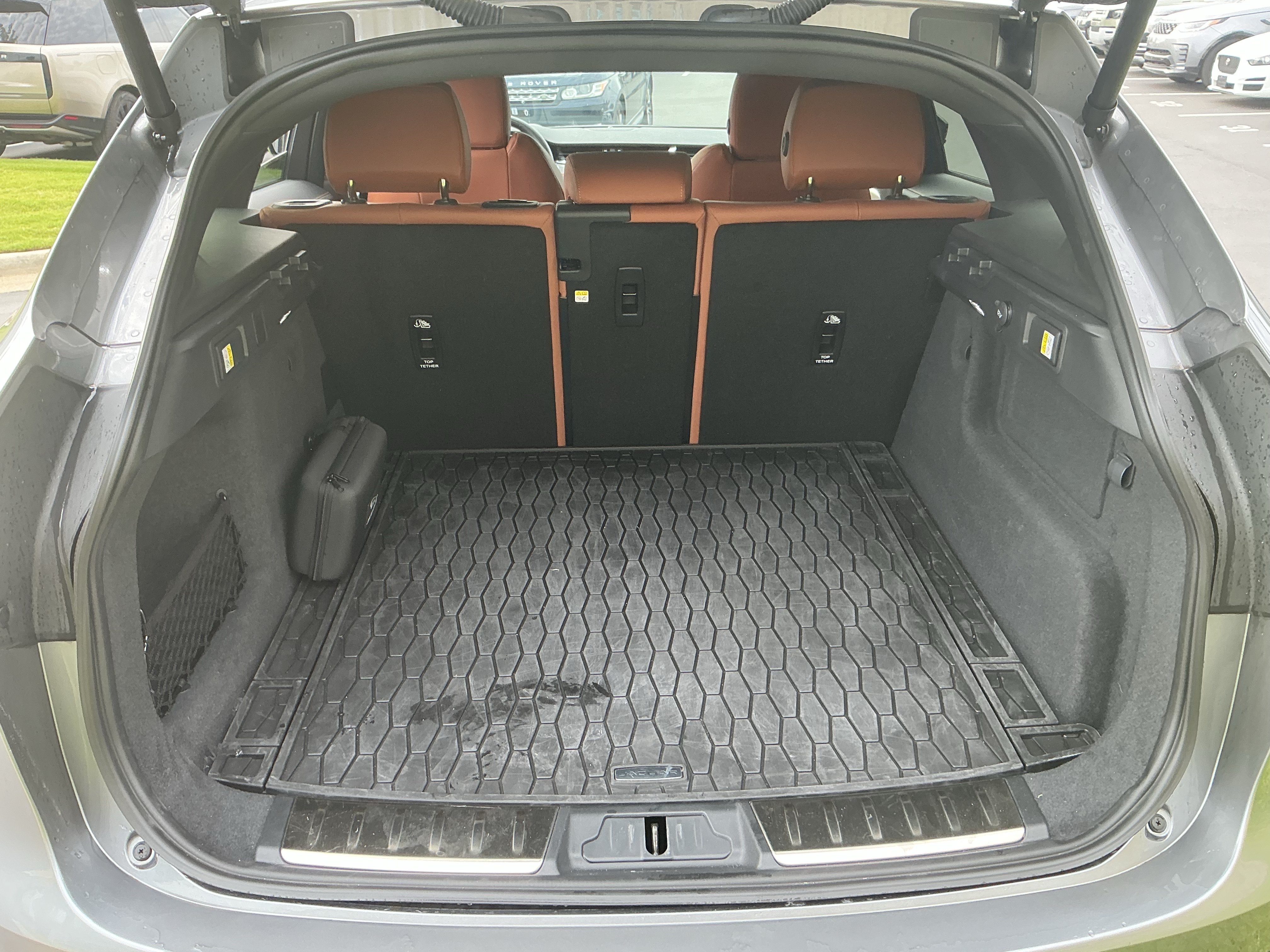 Certified 2026 Jaguar F-PACE R-Dynamic S AWD/4WD image 31