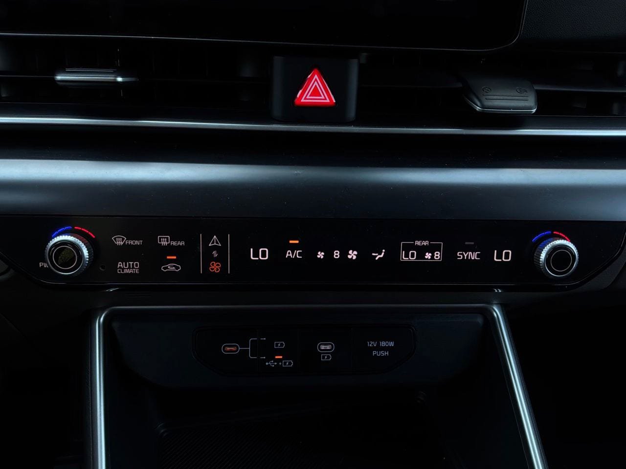 Used 2026 Kia Carnival FWD image 30