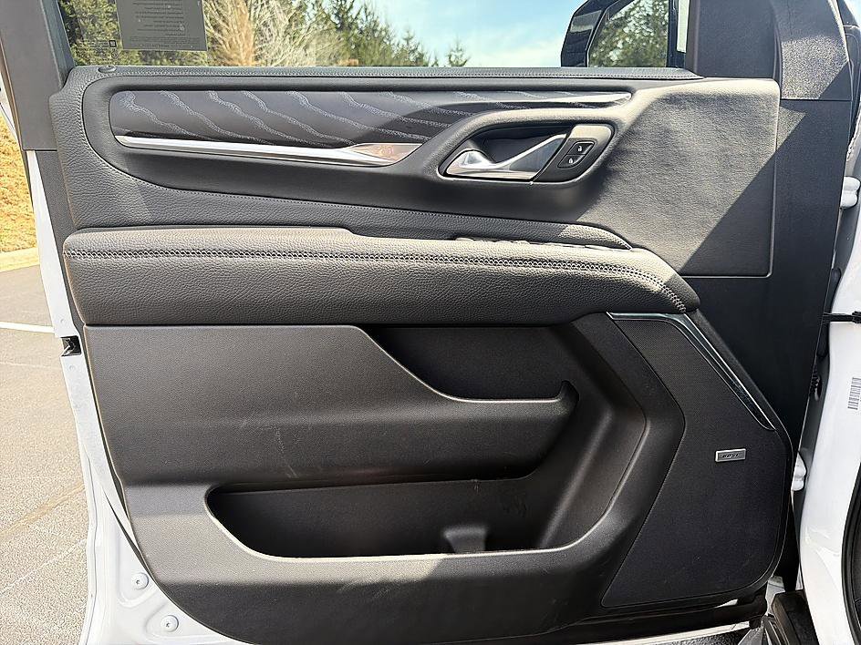 Used 2023 GMC Yukon Denali AWD/4WD image 9
