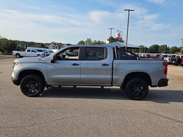 Used 2025 Chevrolet Silverado 1500 LT Trail Boss w/ Convenience Package II AWD/4WD image 4