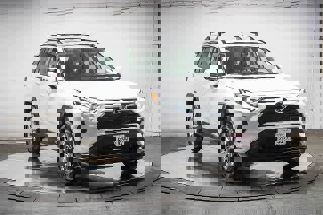 Certified 2023 Toyota RAV4 XLE w/ Convenience Package image 5