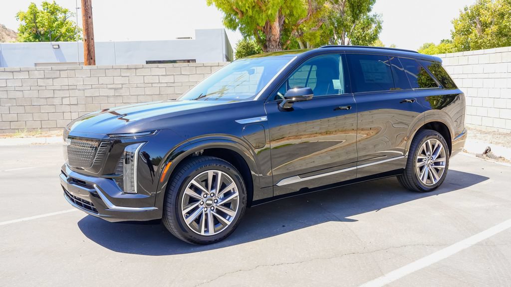 New 2027 Cadillac Vistiq Sport w/ LPO, Floor Liner Package AWD/4WD image 3