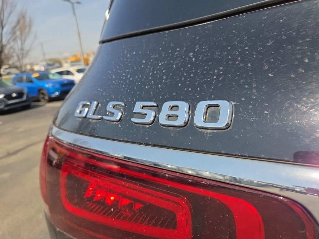 Used 2021 Mercedes-Benz GLS 580 4MATIC image 11