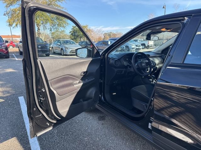 Used 2024 Nissan Kicks S image 15